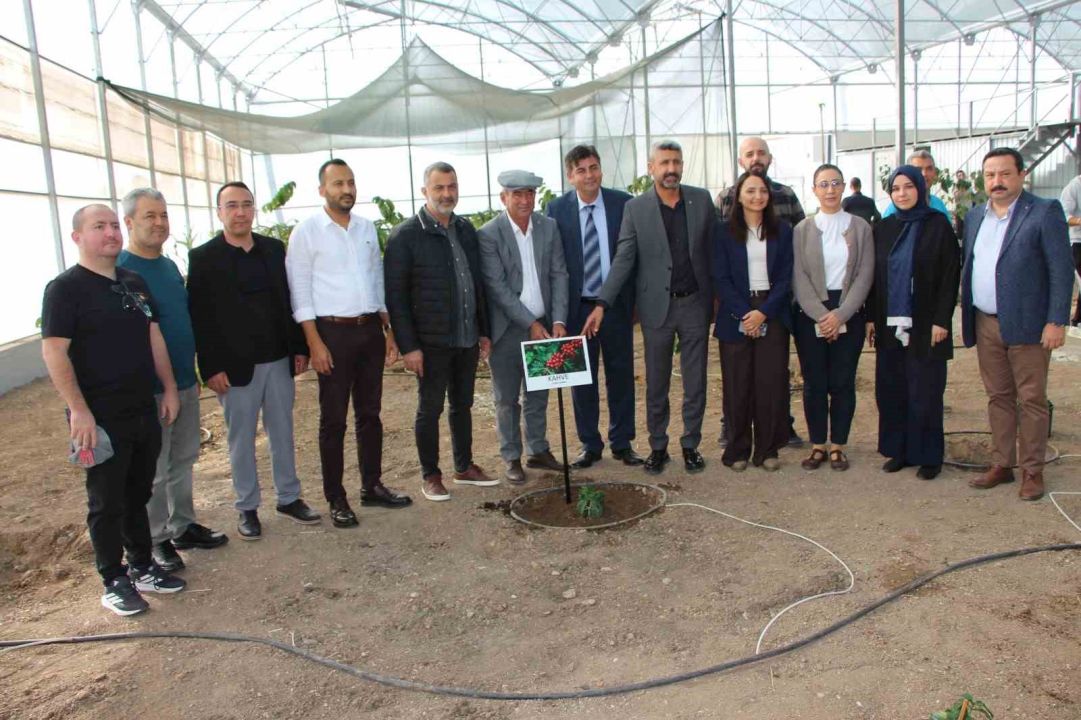 Çocuklara hem teorik hem uygulamalı eğitim