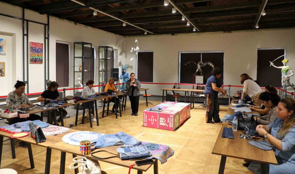 İleri dönüşüm ile eski kıyafetler ve tekstil atıkları değerleniyor