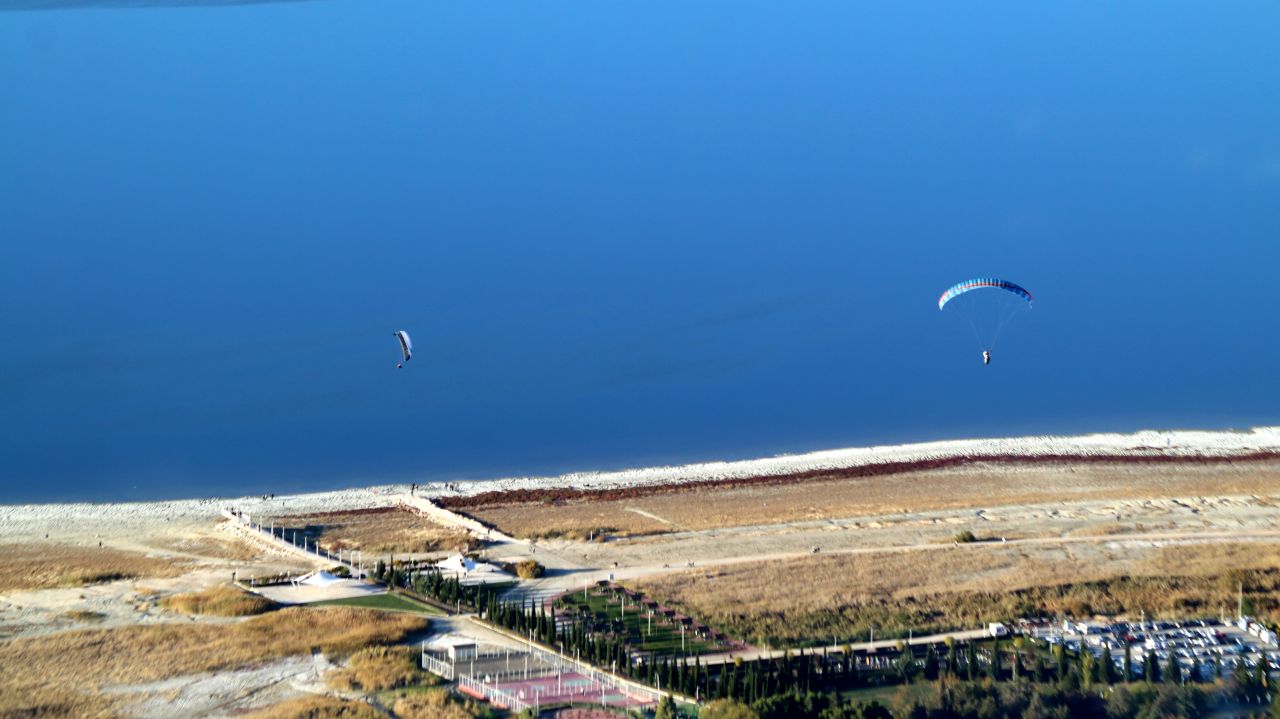 55 yılda 21,3 metre çekilen Burdur Gölü havadan görüntülendi