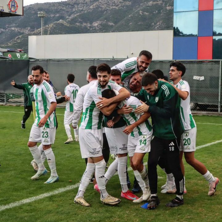 Muğlaspor zirve yarışında