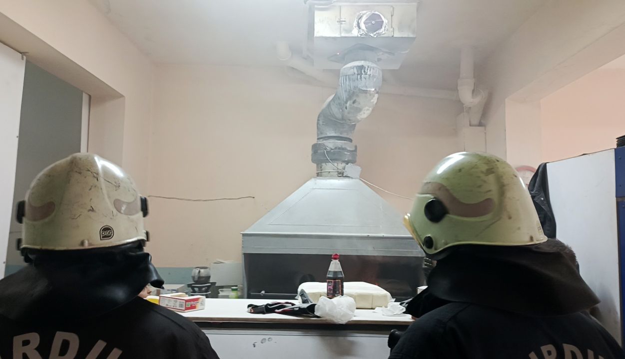 Temizlenmeyen bacadaki yangın korkuttu