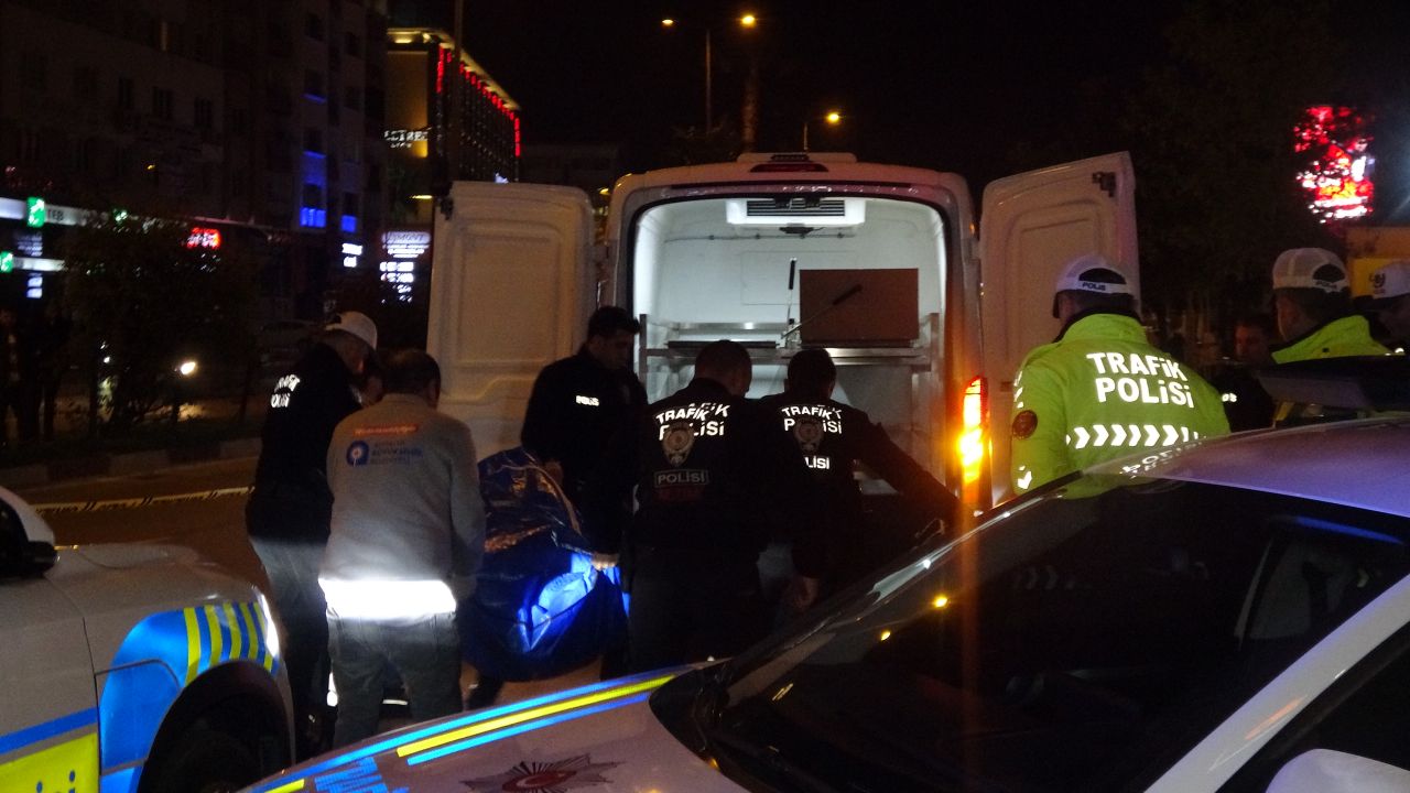 Kamyonetle çarpışan motosikletin sürücüsü hayatını kaybetti