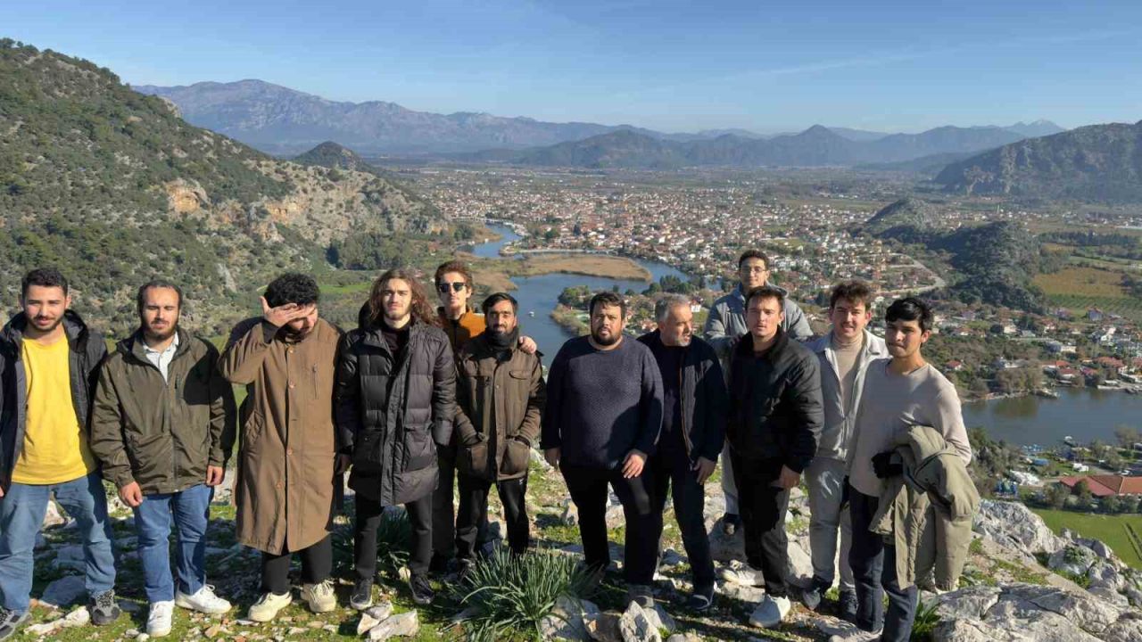 Menteşe gençleri Dalyan Kaunos’ta tarih ve doğayla buluştu