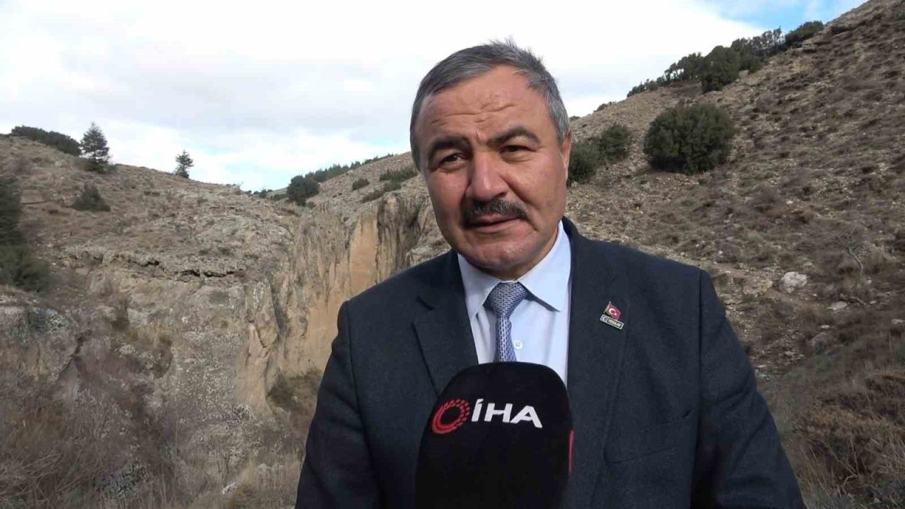 Serençay Kanyonu ve Teke Sarayı doğal güzelliğiyle geçmişe ışık tutuyor