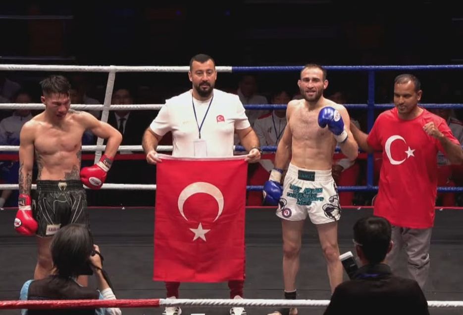 Hong Kong'da Türk zaferi; Abdüssamet Uğurlu kemeri aldı