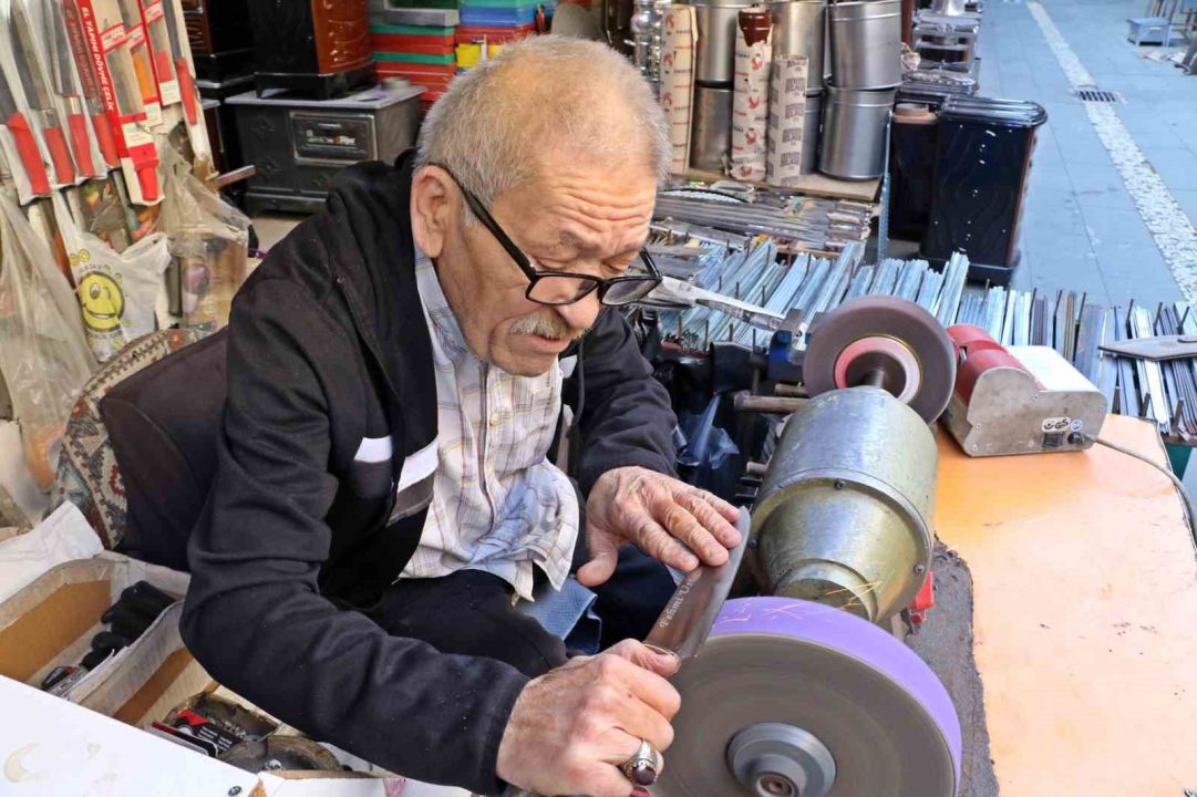 7 kuşaktır aynı tezgâh: Antalya’da 50 yıllık usta çırak bulamıyor