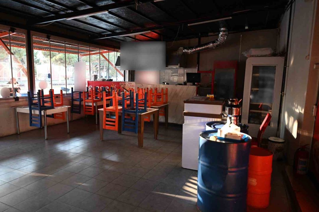 Isparta’da ‘içerisinde haşereler görüldüğü’ iddia edilen döner salonu mühürlendi