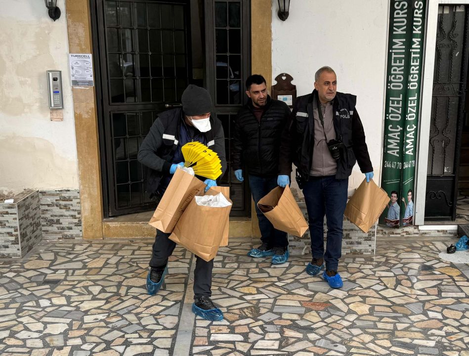 Hastaneye gitmek için sözleştiği kızı tarafından evinde ölü bulundu