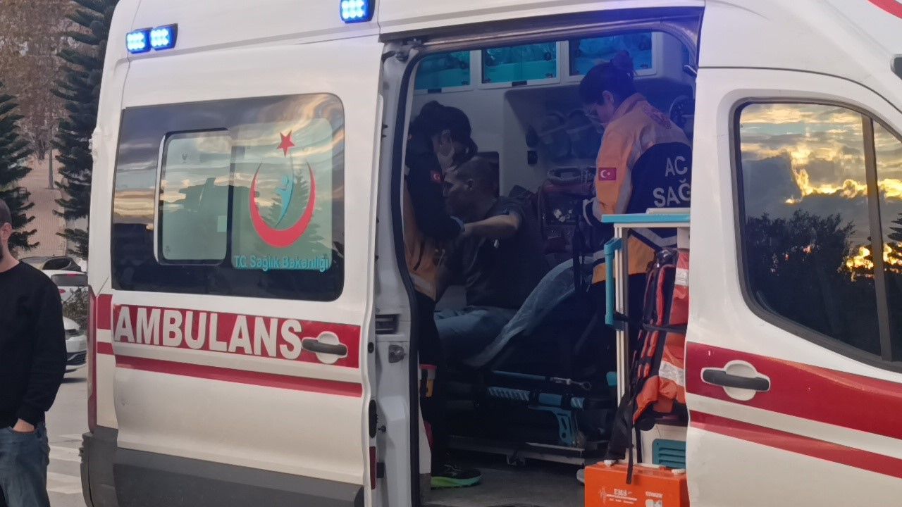 İki motosiklet çarpıştı: 1 yaralı