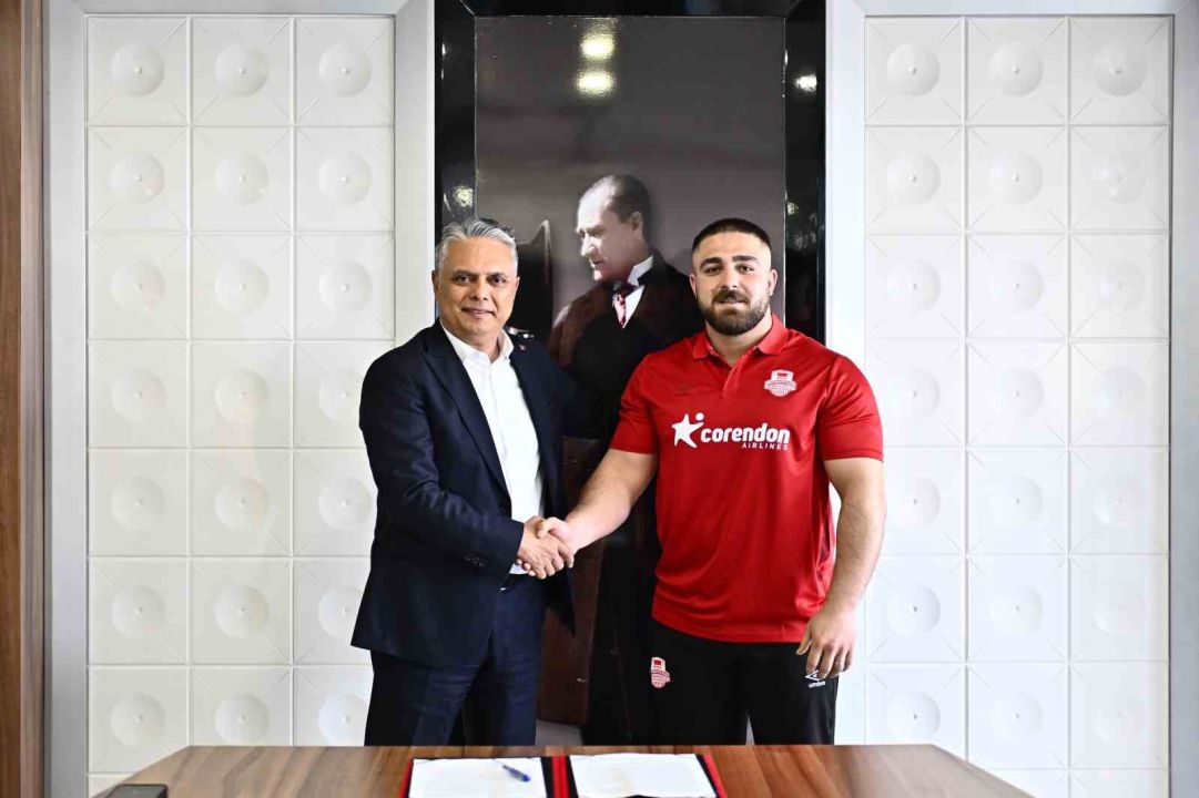 Muratpaşa Belediyesi, Başpehlivan Osman Kan ile sözleşme imzaladı