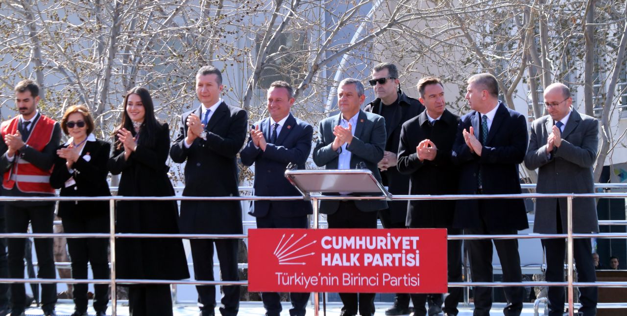 Özgür Özel: İran'ı kurtarmak ne Trump'a ne de eli kanlı Netanyahu'ya düşmüştür