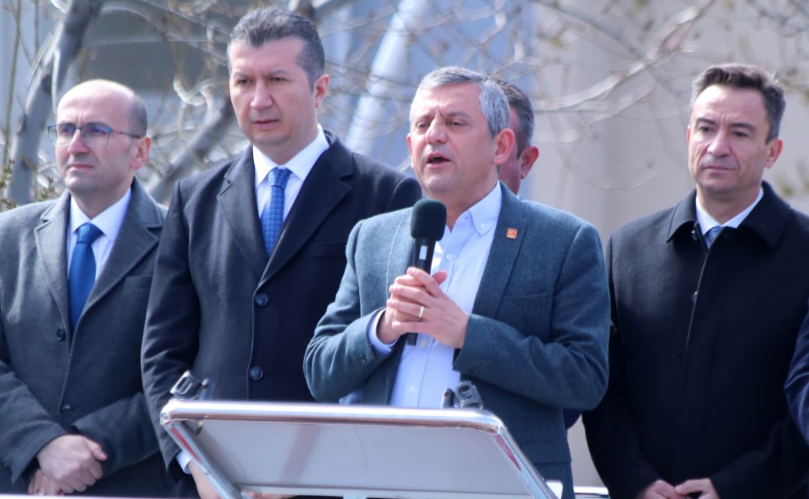 Özgür Özel: İran'ı kurtarmak ne Trump'a ne de eli kanlı Netanyahu'ya düşmüştür