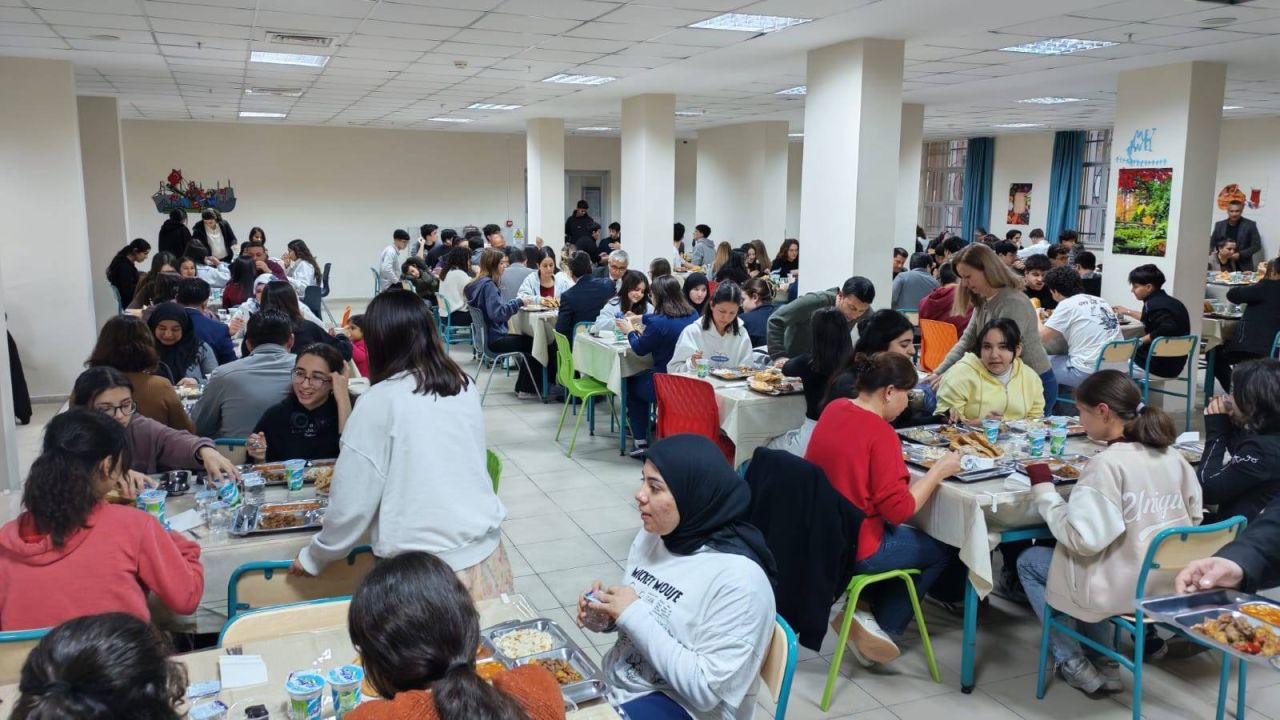 Kaymakam Şahin, lise öğrencileriyle iftarda buluştu