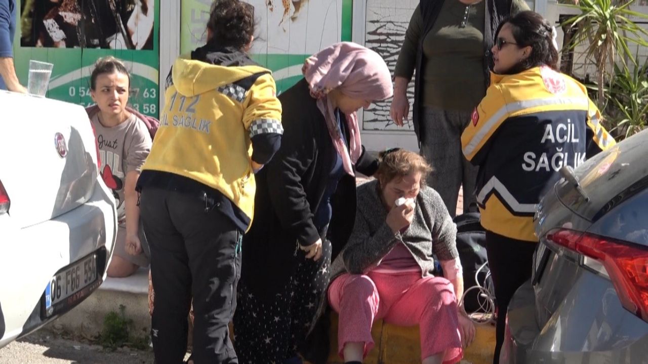 Antalya’da 4 katlı binada yangın paniği: 2’si çocuk 6 kişi dumandan etkilendi