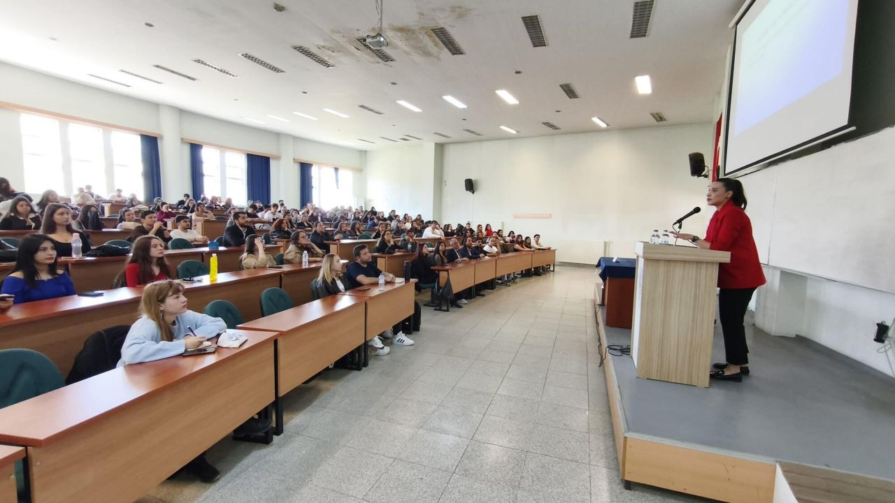 Üniversite öğrencilerine 'bilişim dolandırıcılığına karşı' farkındalık