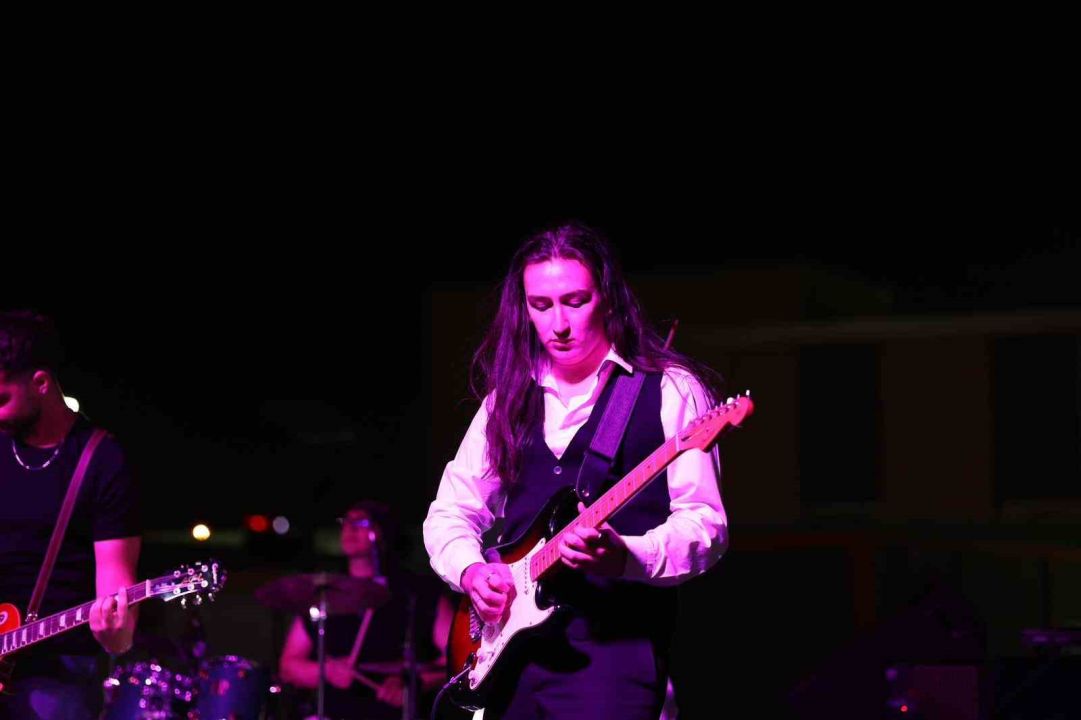 Görme kaybı yaşarken ders çalıştı, şimdi doktorlarıyla meslektaş olmayı hedefliyor