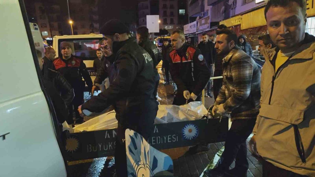 Markette işyeri sahibinin oğlu ile müşteri arasındaki tartışma cinayetle sonuçlandı