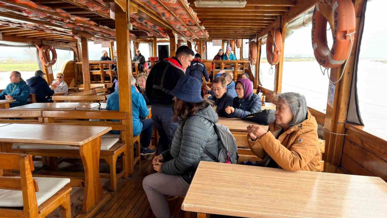 Manavgat’ta jandarmadan deniz ve ırmakta bayram mesaisi