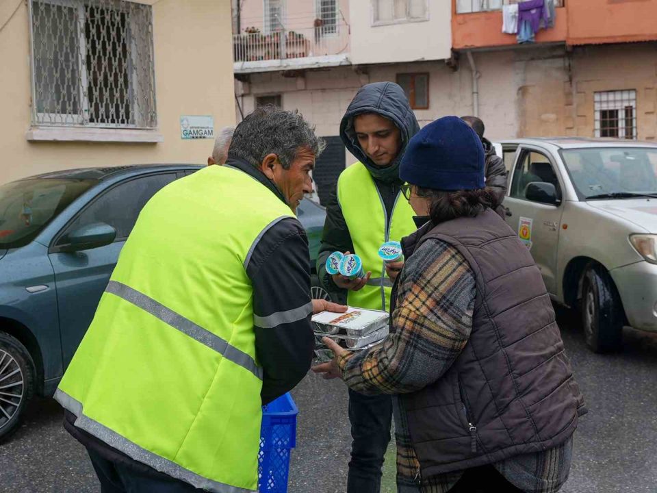 Tarsus’ta bayram sofrası evlere taşındı: 15 bin kişiye ulaşıldı