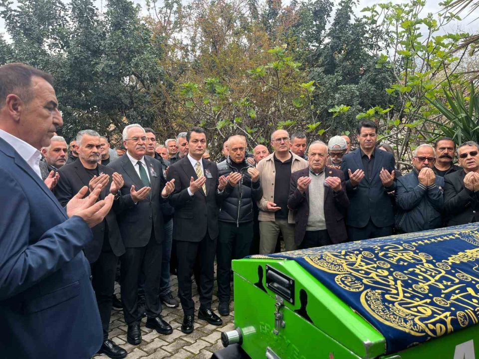 Hayatını kaybeden gazeteci Fazıl Tunç son yolculuğuna uğurlandı