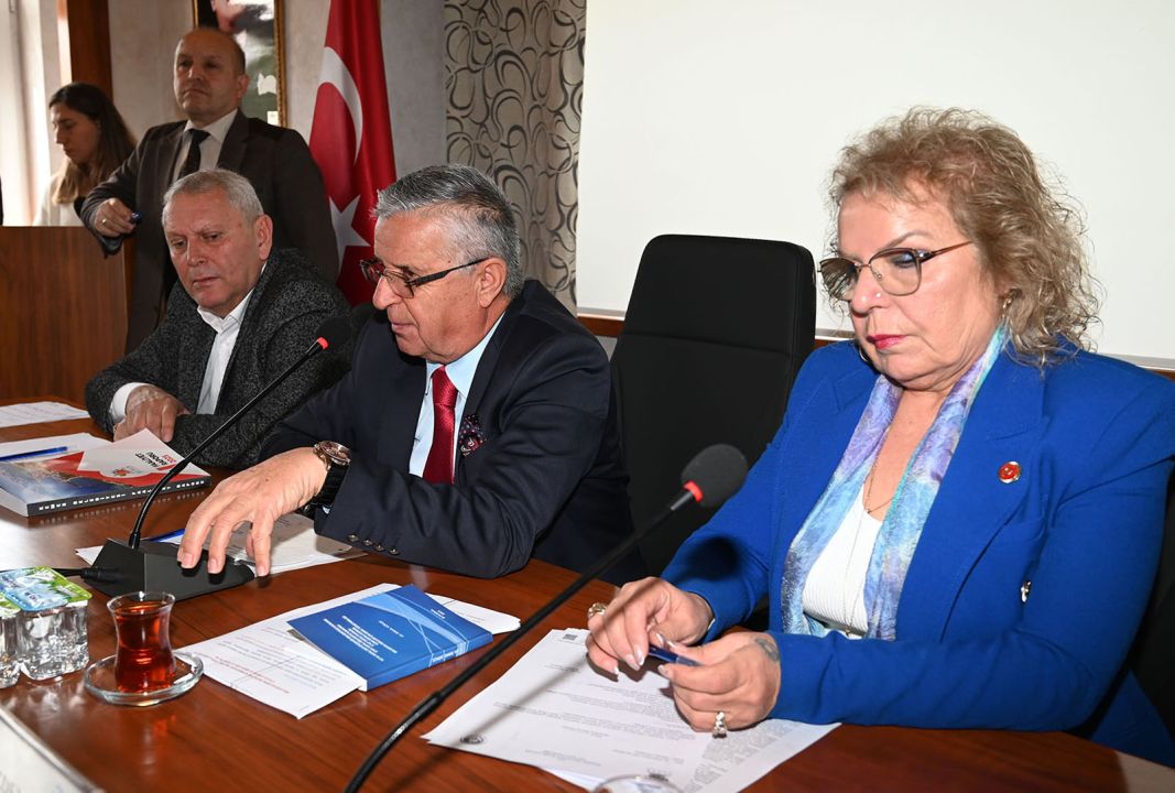 Kemer Belediyesi'nde nisan meclisi