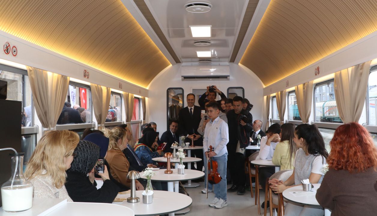 Millet kıraathanesi, gar atölye ve gar kafe açıldı