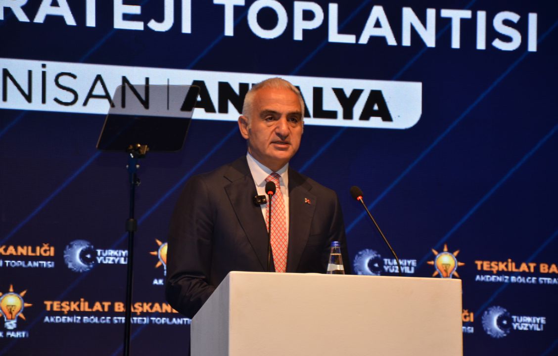 Turizmde rekor üstüne rekor! Antalya'da Bakan Ersoy’dan çarpıcı rakamlar