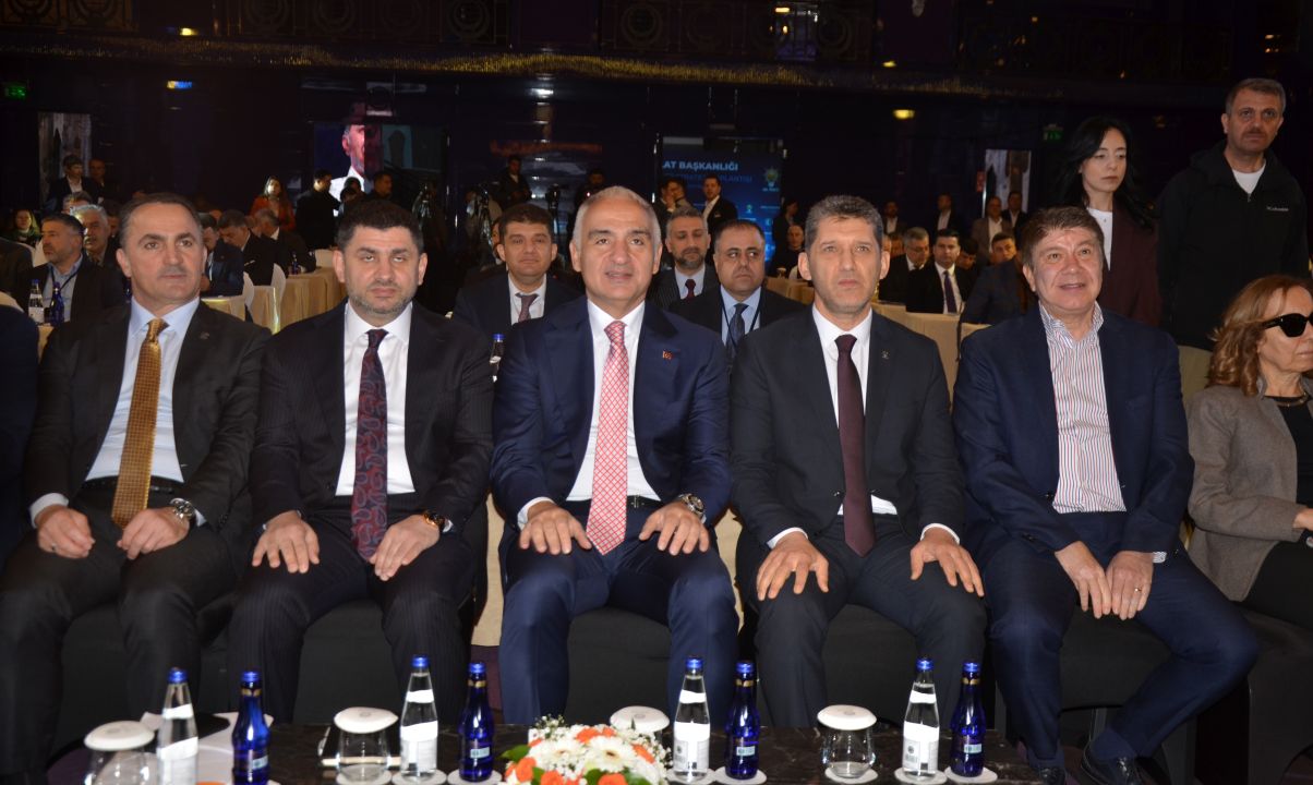 Turizmde rekor üstüne rekor! Antalya'da Bakan Ersoy’dan çarpıcı rakamlar