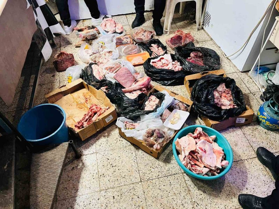 Kasap dükkanında mide bulandıran görüntü