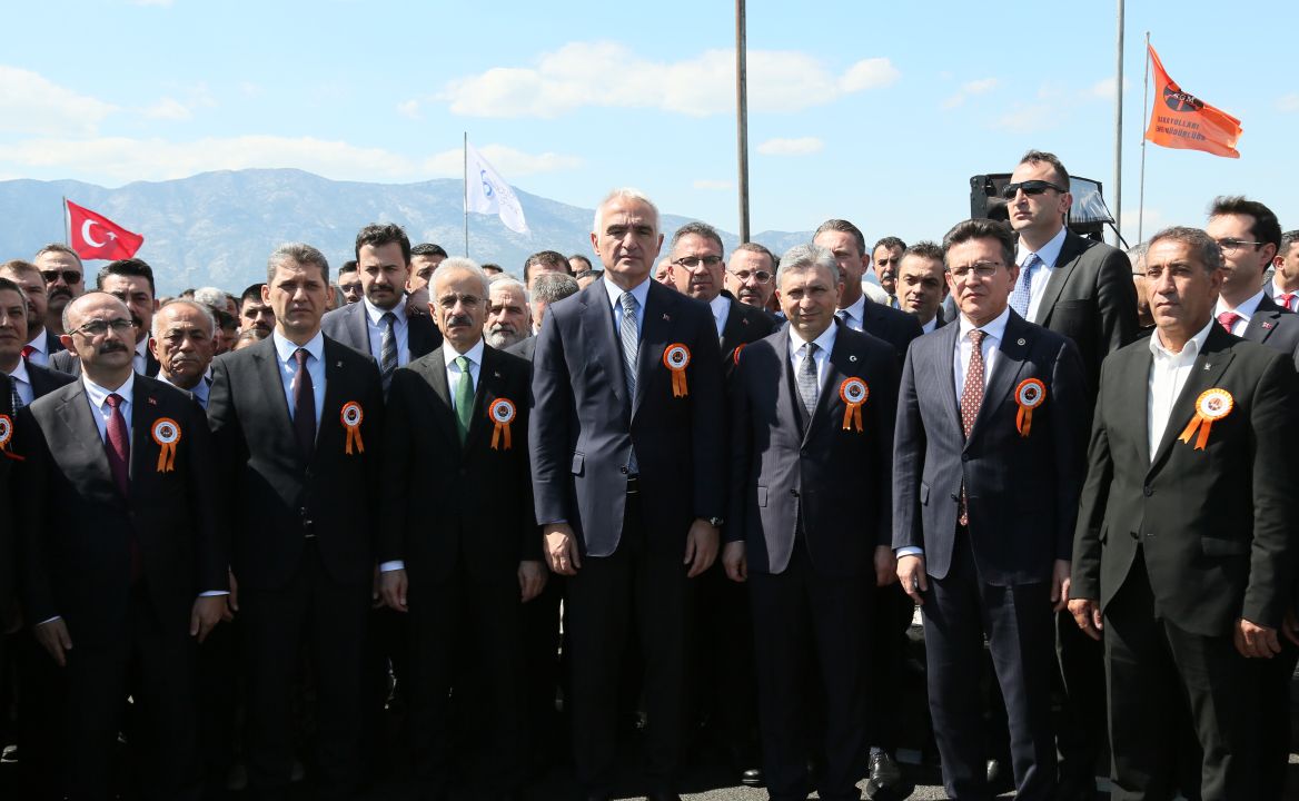 Antalya'da ulaşım ağı güçleniyor! Bakanlar açılışını yaptı