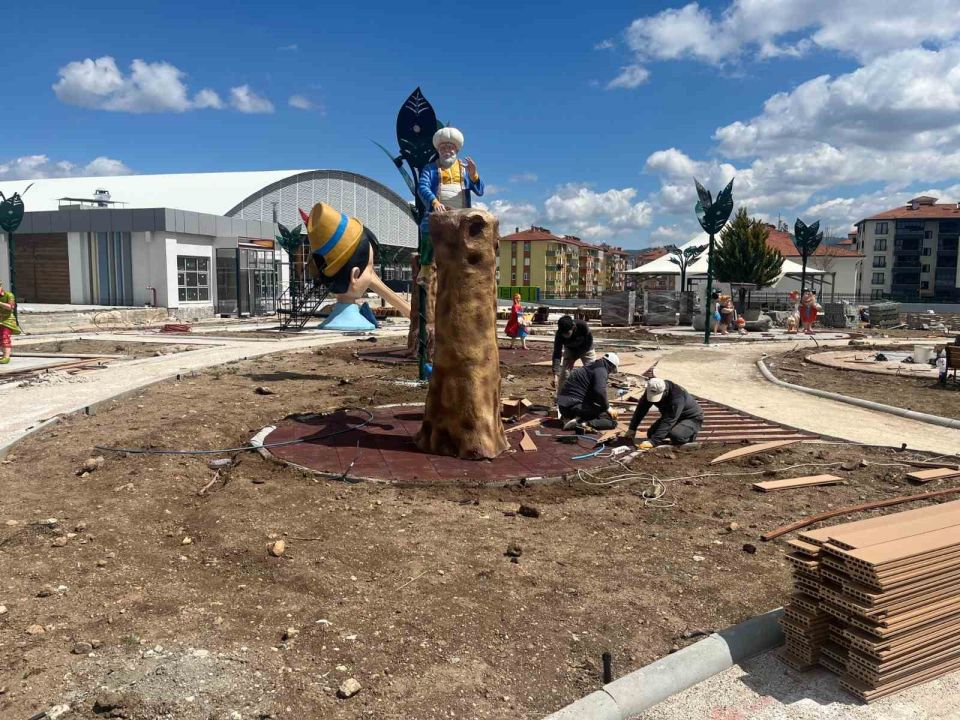 Atıl alandan masal dünyasına Tomurcuk Masal Parkı