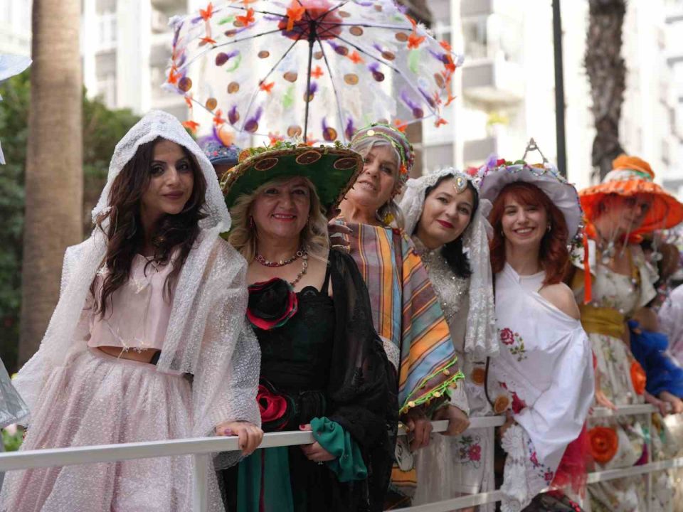 Tarsus Belediyesine Portakal Çiçeği Festivalinde ödül