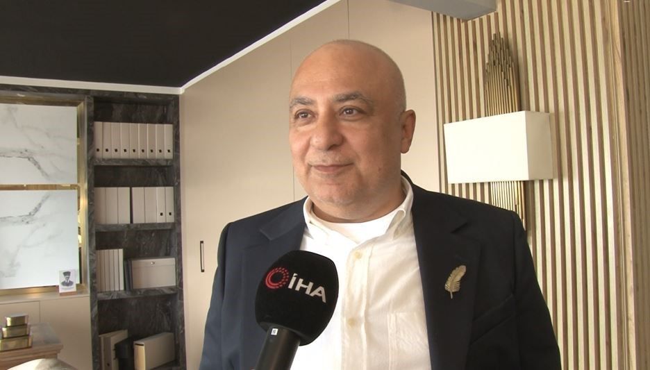 Kanye West’ten dünya rekoru: 150 milyonluk sahnede 100 bin kişiye konser verecek