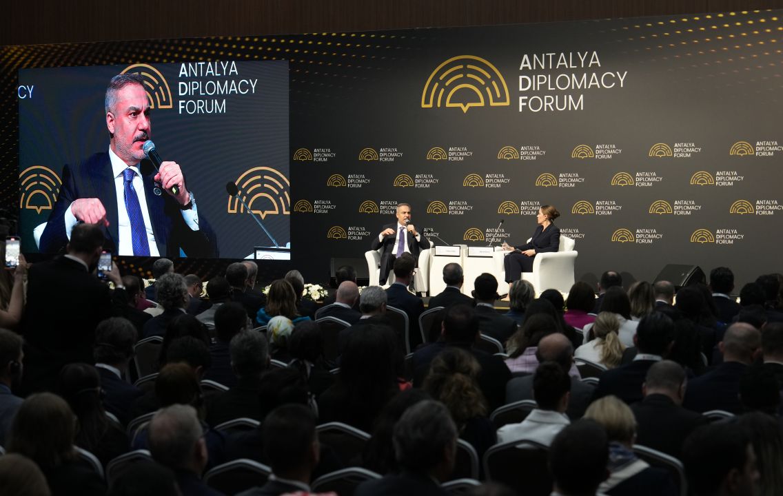 ADF 2026'nın ikinci gününde Bakan Fidan'dan HostTalk toplantısı