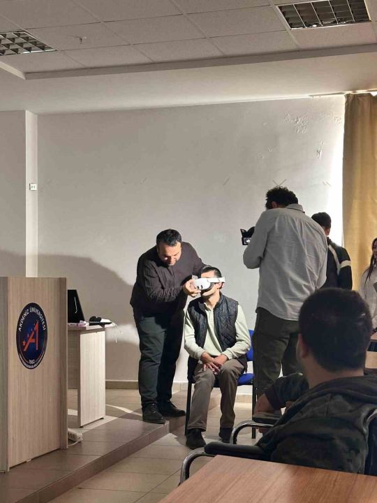 Fiziksel engelli bireyler Aspendos Antik Tiyatrosu’nu VR gözlükleri ile sanal ortamda gezdi