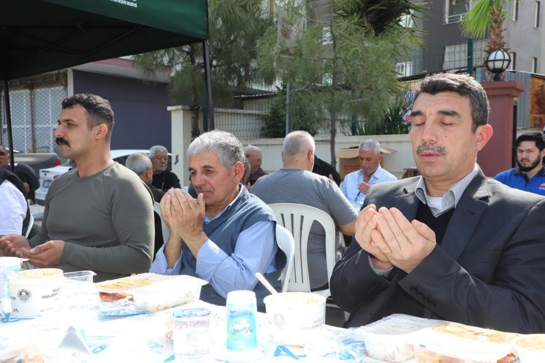 Mersin’de hayatını kaybeden itfaiyeci Çelikkaya yıl dönümünde anıldı