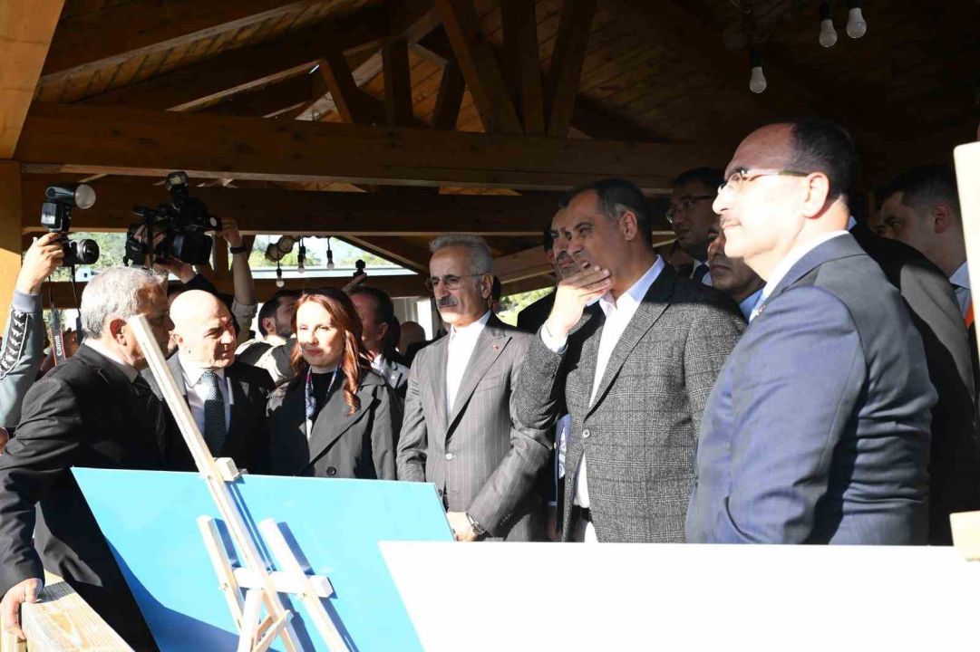 Bakan Uraloğlu: "35 dakika kısalan seyahat süresiyle toplam 1 milyar 58 milyon lira tasarruf sağlayacağız"