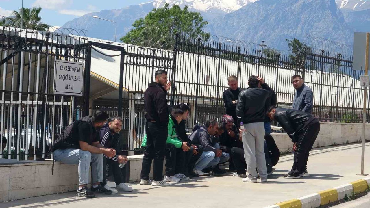 Genç motokurye geçirdiği kazada hayatını kaybetti