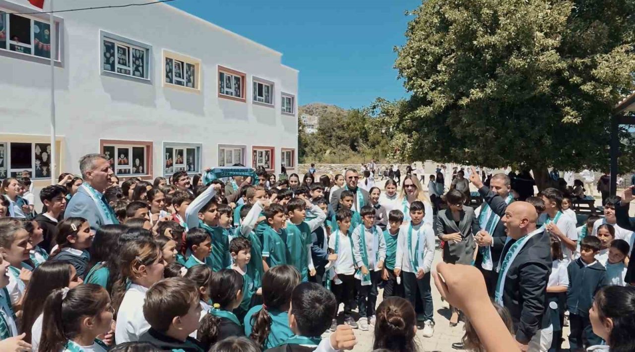 Okullarda Bodrum FK coşkusu yaşandı
