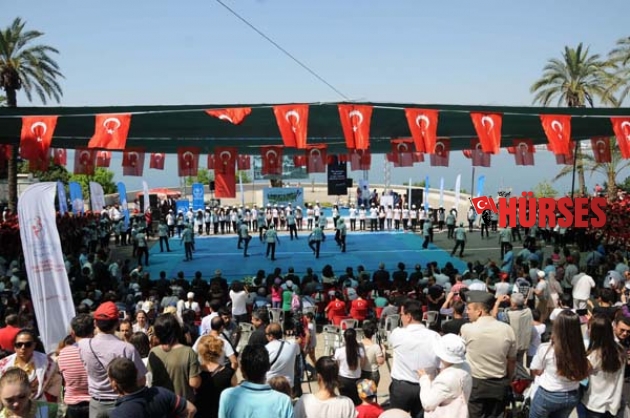 ANTALYA GENÇLİĞİ ATA'YI ANDI
