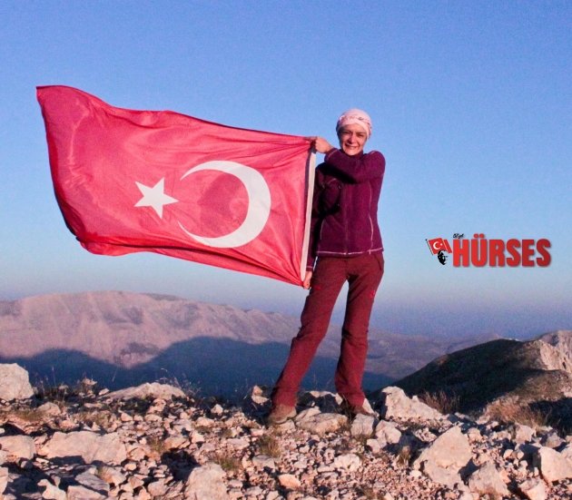ZAFER İÇİN TUNÇ’A TIRMANDILAR