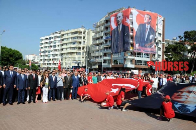 ANTALYA GENÇLİĞİ ATA'YI ANDI