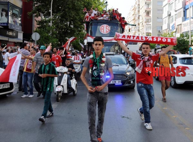 ŞAMPİYONU BAĞRIMIZA BASTIK!