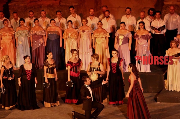 ÜNLÜ FESTİVAL ASPENDOS'TA BAŞLADI