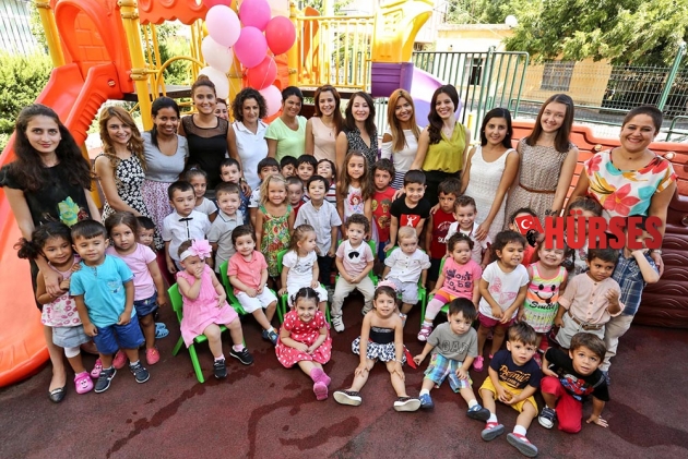 İNGİLİZCEYİ OYUN OYNAYARAK ÖĞRENİYORLAR
