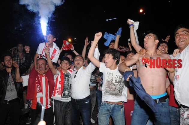 SÜPER LİGE SÜPER TARAFTAR