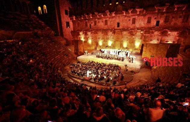 ÜNLÜ FESTİVAL ASPENDOS'TA BAŞLADI