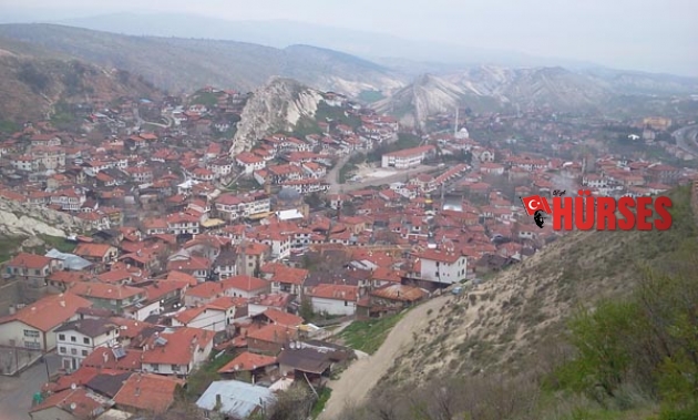 BAHTI AK YERİ YEŞİL GÖĞÜ MAVİ: BEYPAZARI