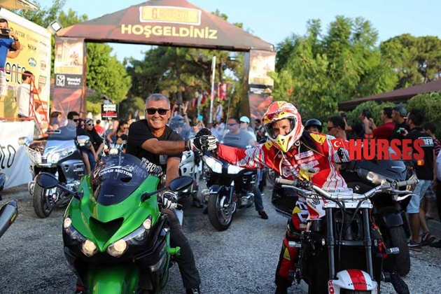 MOTORLARIYLA TERÖRÜ LANETLEDİLER