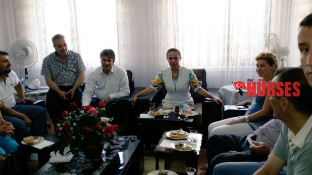 AK PARTİ SAHAYI BOŞ BIRAKMIYOR